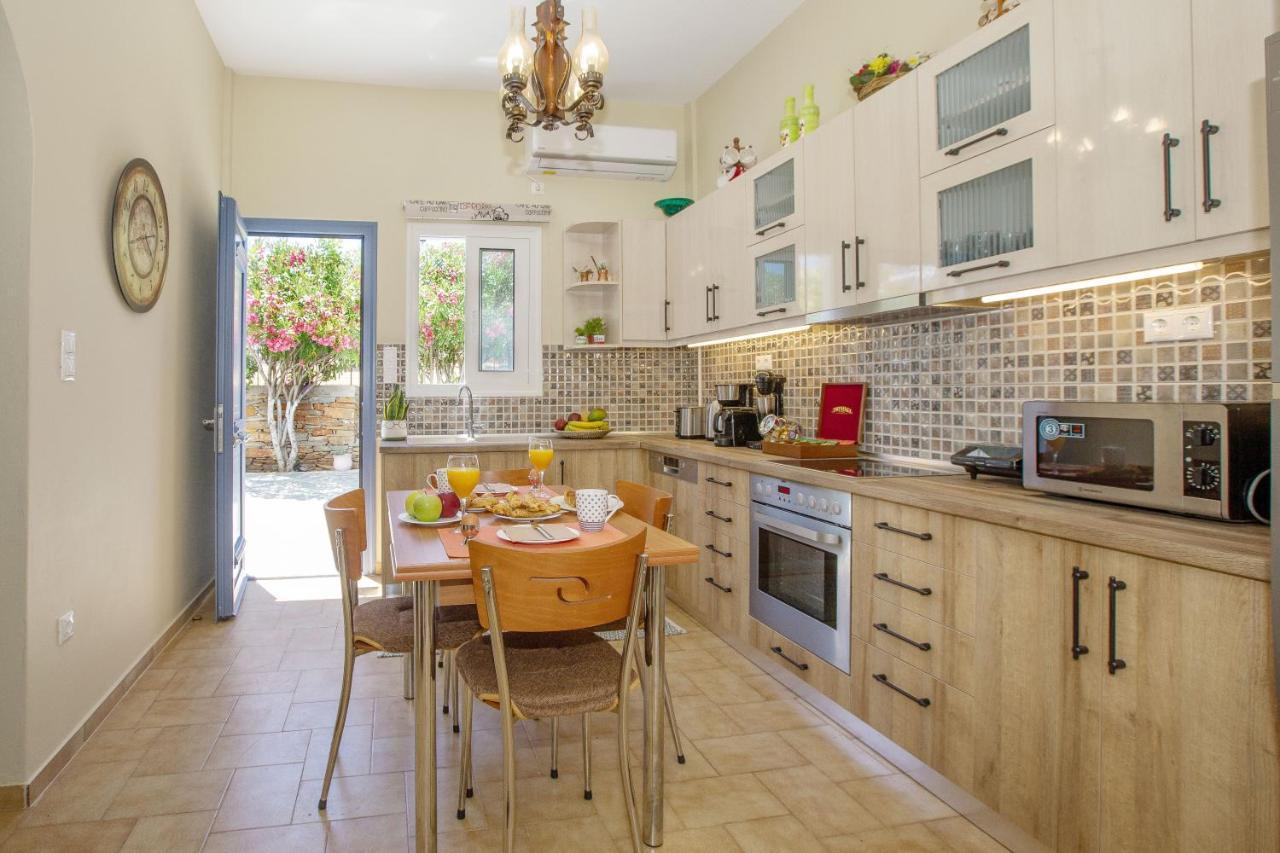 Ruby'S Summer House With Spacious Garden And Free Parking 加夫里翁 外观 照片